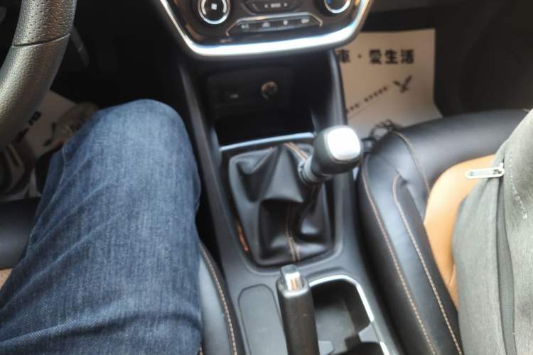 Used Wuling Hongguang S3 2018 1.5L Manual Luxury Model China V Standard
