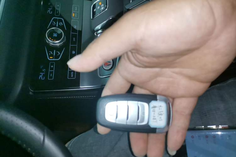 Used Hongqi H5 2020 1.8T Automatic ZhiLian QiYun Edition
