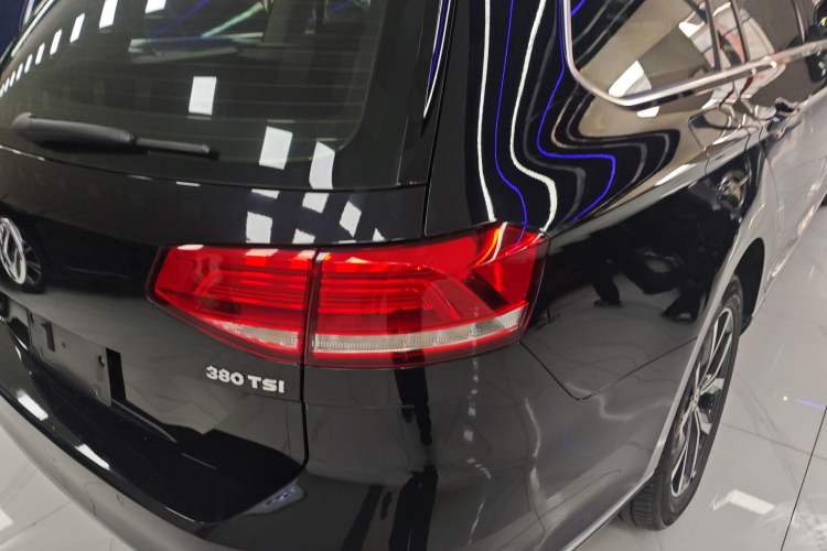 Used Volkswagen Variant 2018 380TSI Two-Wheel Drive Comfort Edition