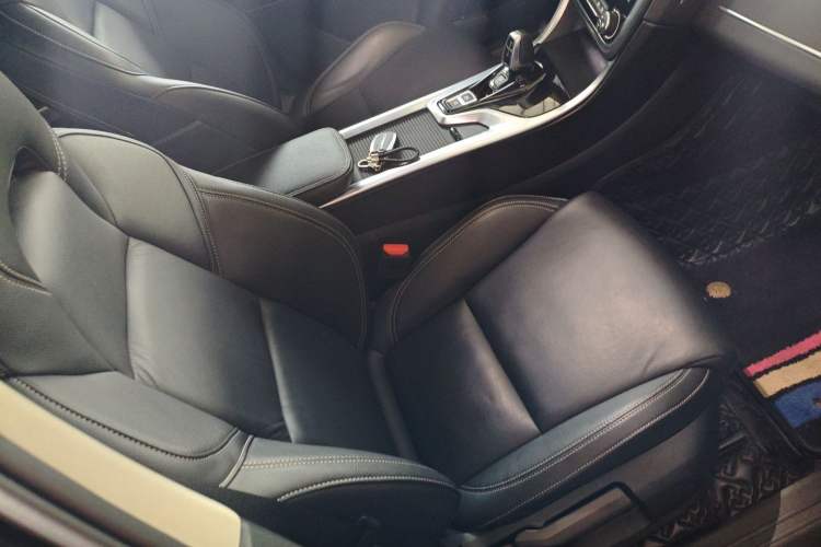 Used Lynk & Co 01 2019 2.0T Two-Wheel-Drive Version China VI Standard
