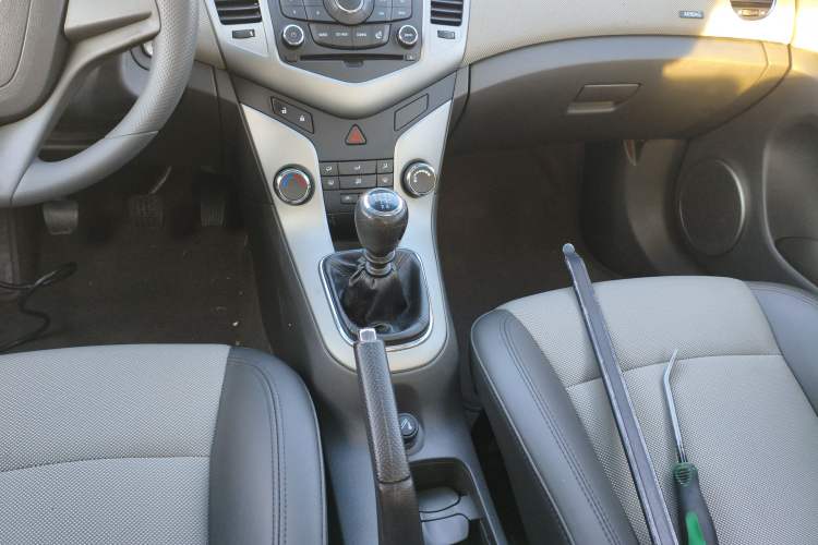 Used Chevrolet Cruze 2013 1.6L SE MT
