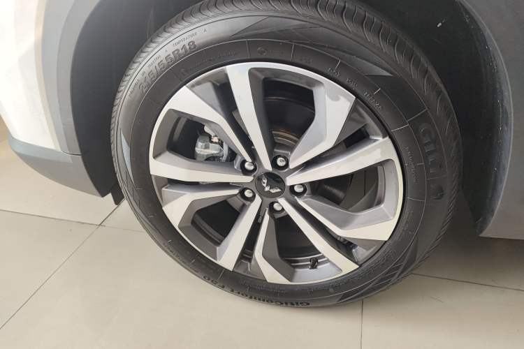Used Wuling Asta 2022 2.0L DHT Electric-Speed Version
