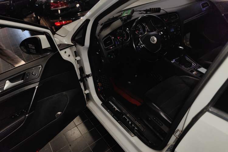 Used Volkswagen Golf 2018 230TSI Automatic Luxury Version