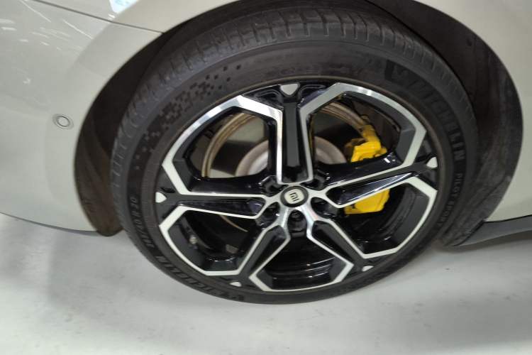 Used  SU7 2024 Four-Wheel Drive Ultra-Long Range Advanced Intelligent Driving Max Edition
