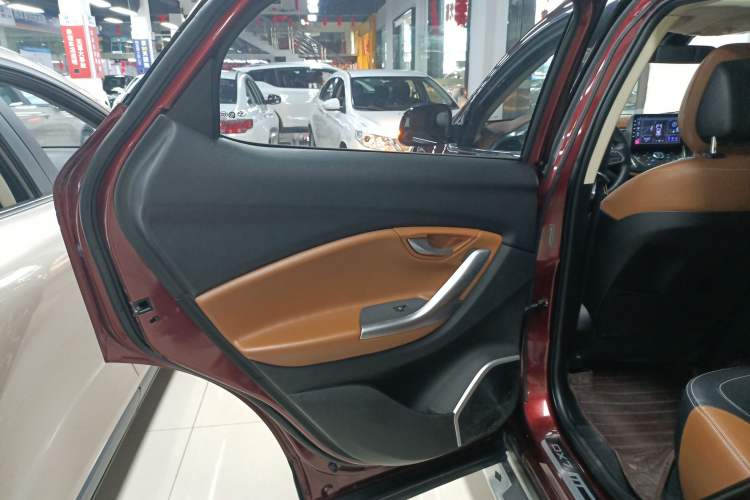 Used Soueast DX7 2018 1.5T Automatic Glory Edition
