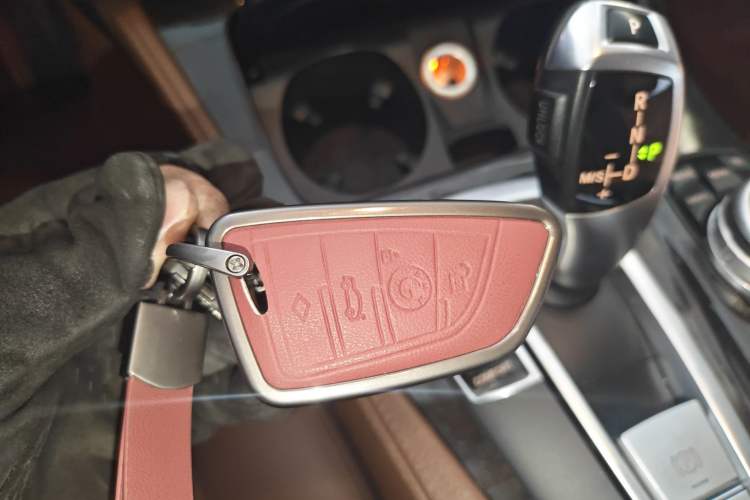 Used BMW 5 Series 2014 525Li Leading Model