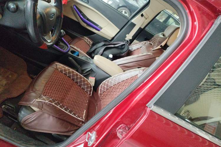 Used Ford Escort 2015 1.5L Manual Comfort Model
