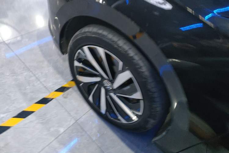 Used Volkswagen Passat 2022 330TSI Elite Edition Custom Version
