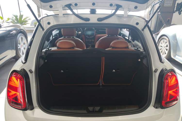 Used  MINI 2023 Updated 2.0T COOPER S Artist
