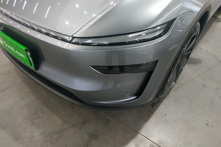 Used Tesla Model Y 2025 Rear-Wheel-Drive Version