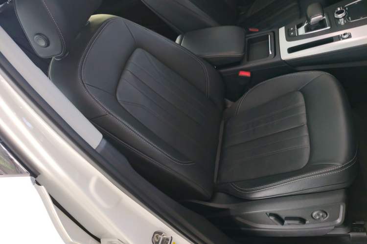 Used Audi Q5L 2020 Updated 40 TFSI Prestige Fashion Edition
