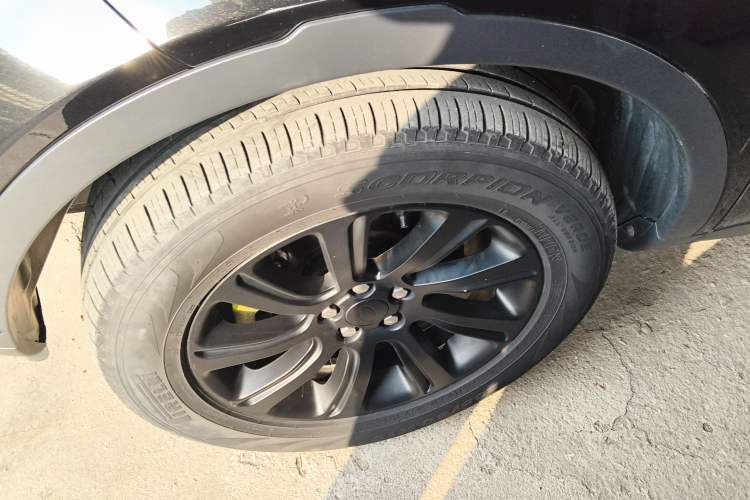 Used Land Rover Discovery Sport 2018 240 PS SE Version