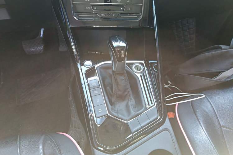 Used Volkswagen Tayron 2020 330TSI Two-Wheel Drive Luxury Smart Connectivity Version
