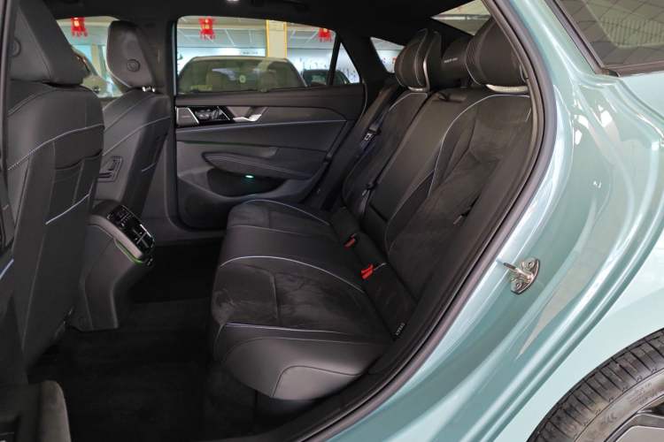 Used Volkswagen Passat 2025 Pro 380TSI Starry Dragon Luxury Edition
