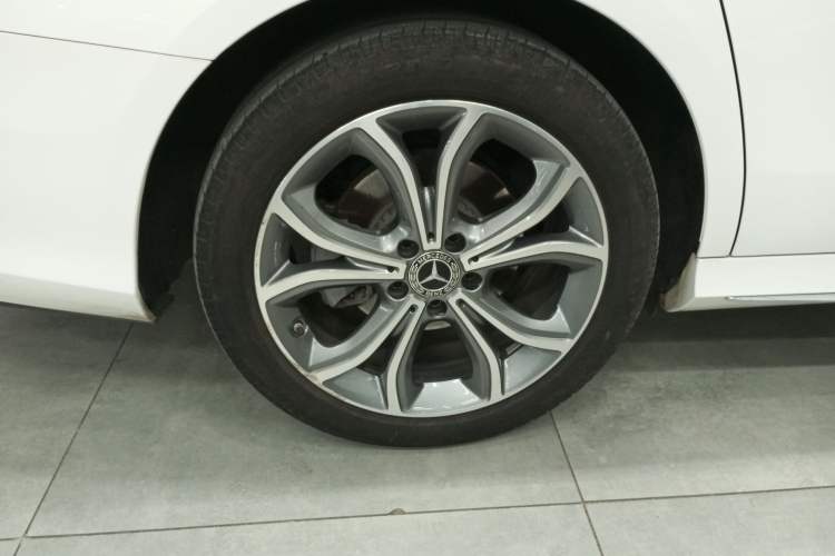 Used Mercedes-Benz E-Class 2021 E 300 L Sporty and Stylish Model
