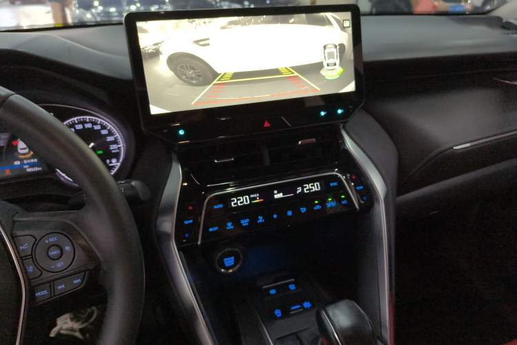 Used Toyota Harrier 2022 2.0L CVT Two-Wheel Drive Deluxe Edition
