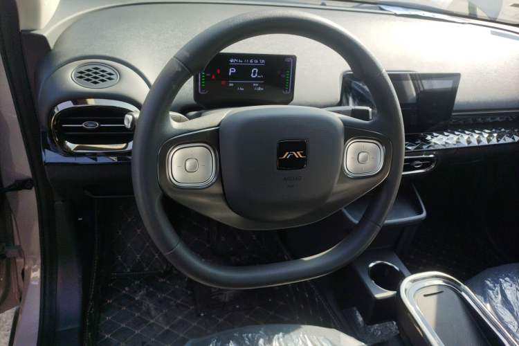 Used  3 2025 330km Freedom Edition
