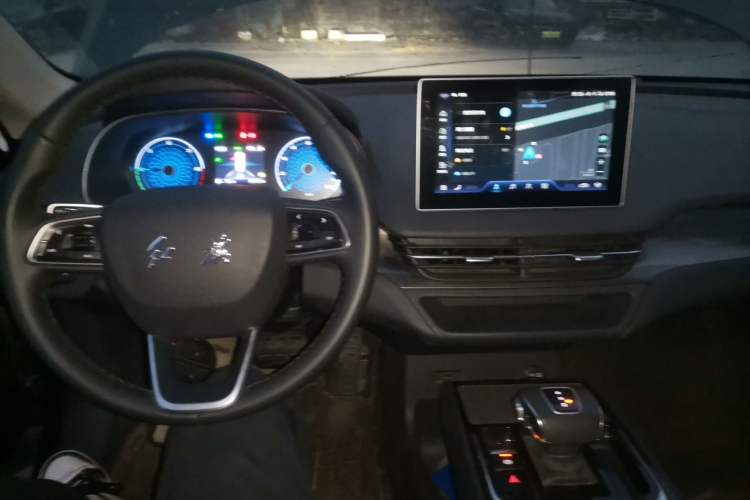 Used Hongqi E-QM5 2022 431 km Charge & Enjoy Edition
