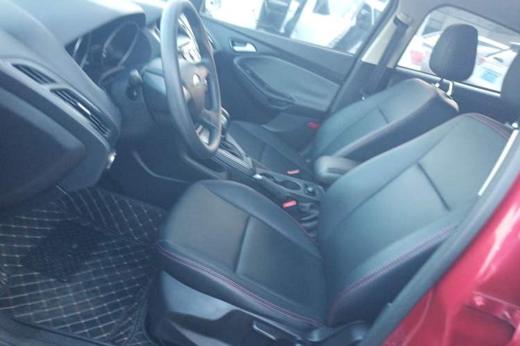 Used Ford Focus 2012 Hatchback 1.6L Automatic Comfort Model
