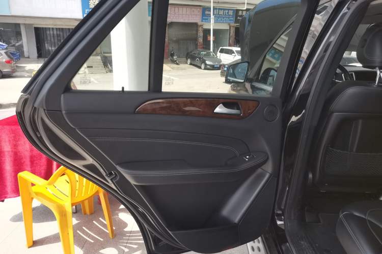 Used Mercedes-Benz M-Class 2014 ML 400 4MATIC Dynamic Model
