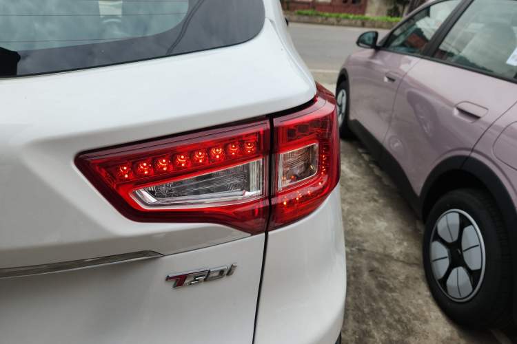 Used Changan CS75 2017 Shangku Edition 1.5T Manual ZhiXiang Model
