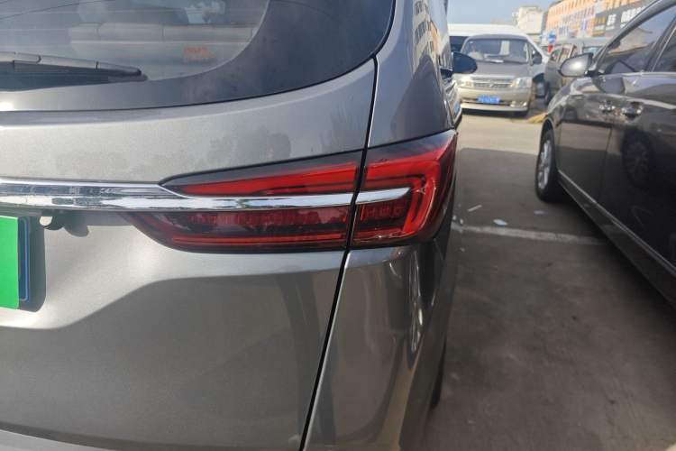 Used Buick GL8 2022 Land Cruiser Executive Class 652T Comfort Model
