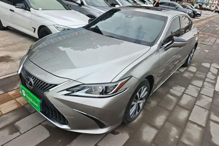 Used Lexus ES 2020 200 Excellence Edition

