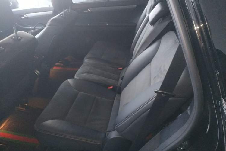 Used Mercedes-Benz R-Class 2014 R 320 4MATIC Business Model