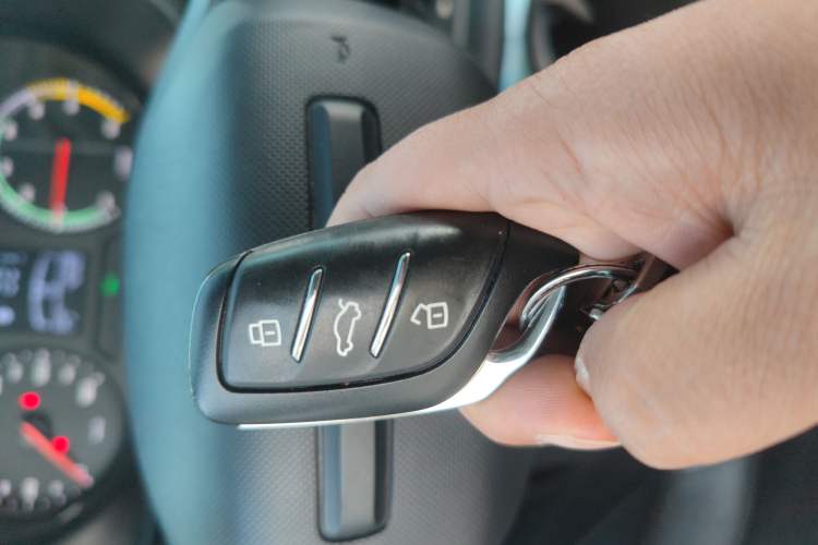 Used Roewe Clever 2021 302 km New Four-Seater Super-Efficient Version