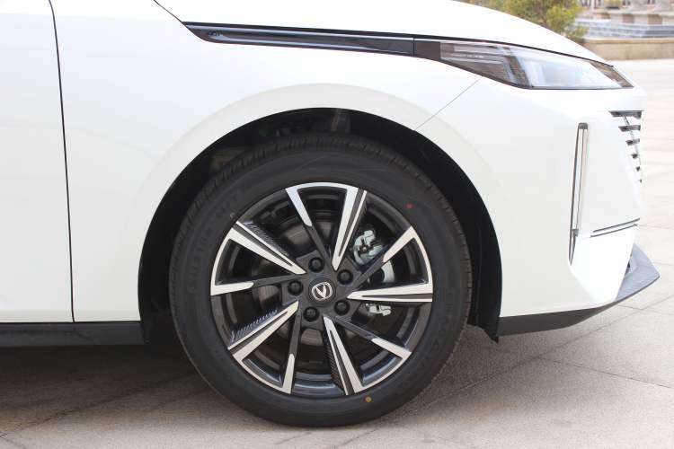 Used Changan Eado 2025 Blue Whale 1.5T 500Bar Flagship Model
