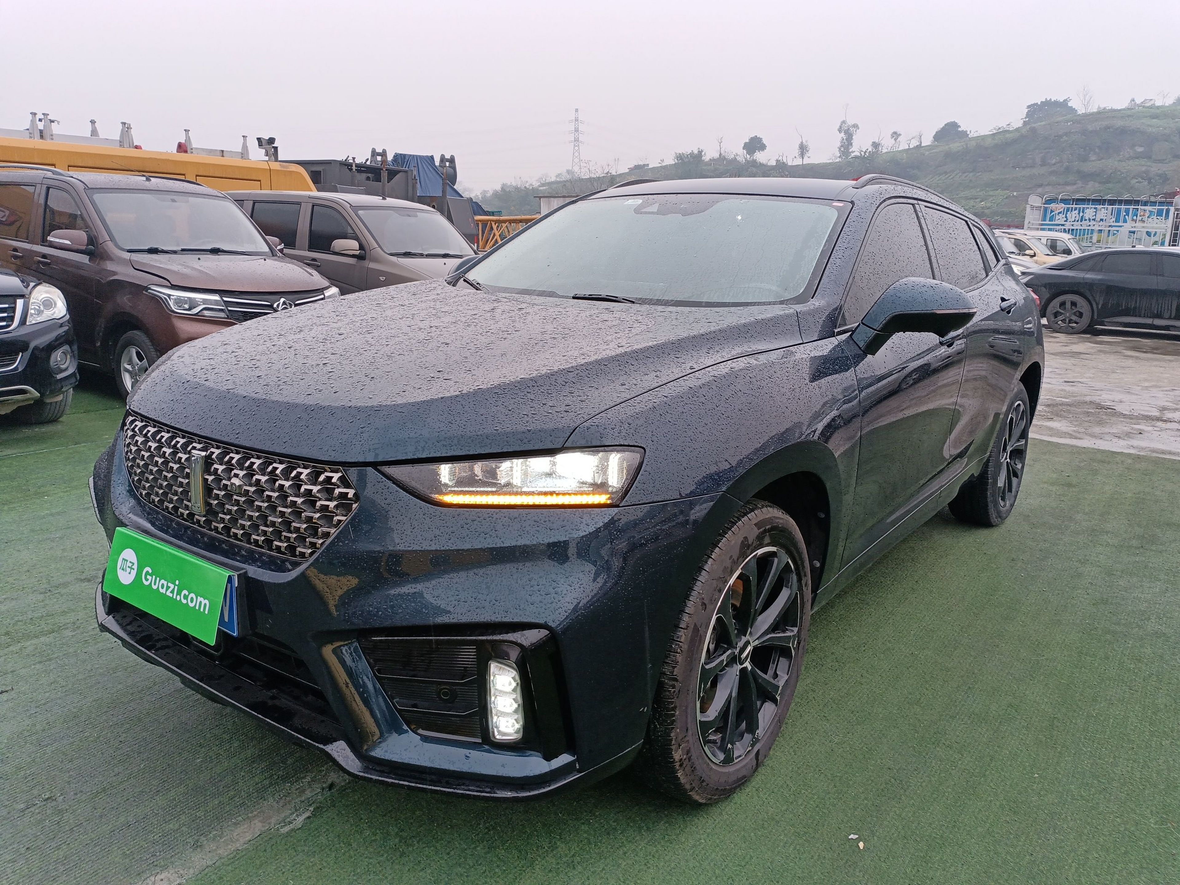 Под передней частью автомобиля