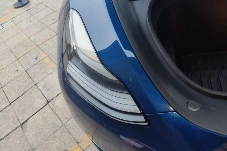 Used Tesla Model Y 2021 Long-Range All-Wheel-Drive Version
