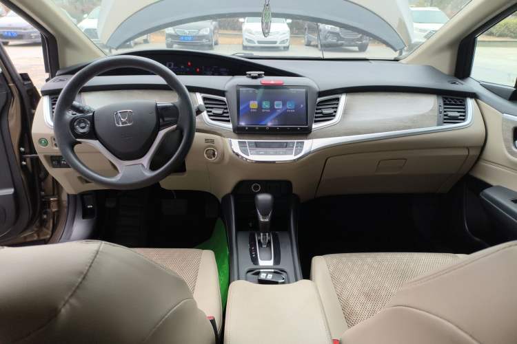 Used Honda Jade 2017 1.8L automatic Comfort version 5 seats
