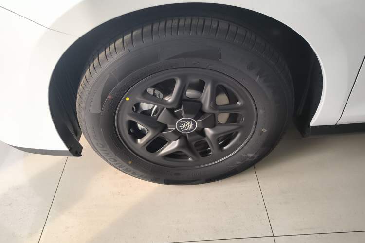 Used BYD Qin PLUS 2025 DM-i Smart Drive 55KM Leading Model
