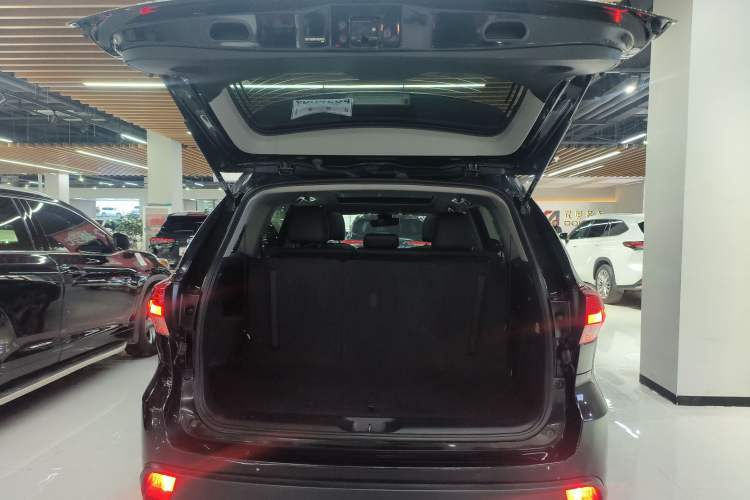 Used Toyota Highlander 2018 2.0T Four-Wheel Drive Luxury Edition 7 Seats China V Emission Standard
