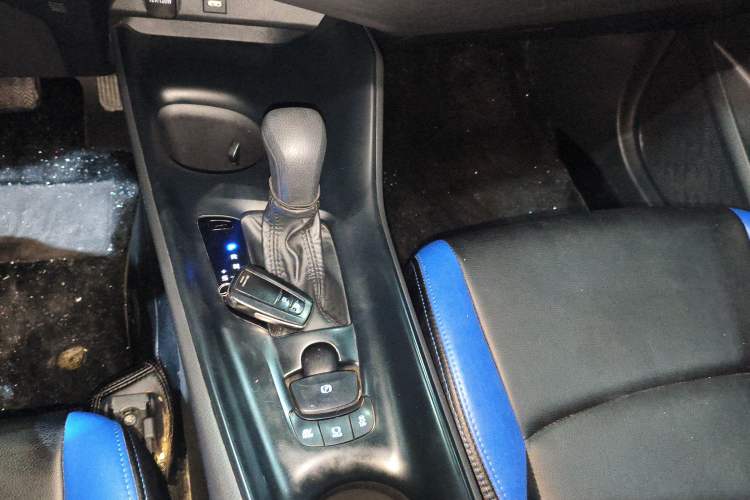 Used Toyota IZOA 2021 Dual-Motor 2.0L Yixiang Edition
