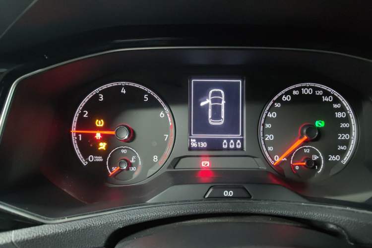 Used Volkswagen T-ROC 2019 280TSI DSG Two-Wheel Drive Comfort Version China VI Standard
