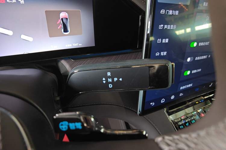 Used Denza Z9 2024 1100 km Four-Wheel Drive Max Version