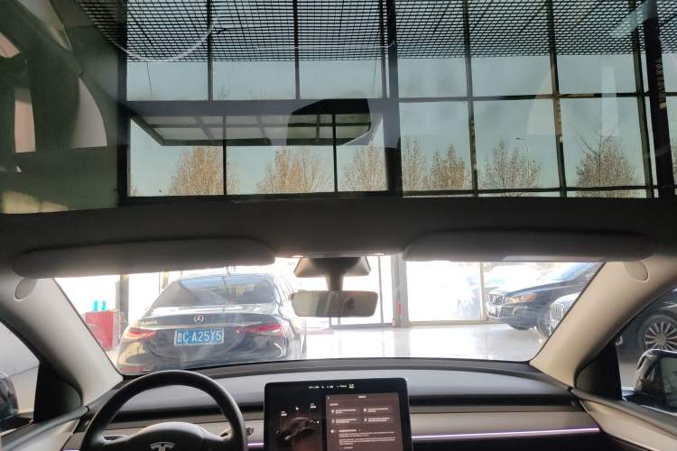 Used Tesla Model Y 2023 Rear-Wheel-Drive Version
