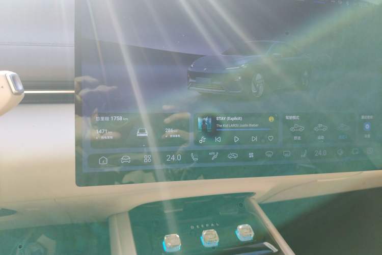 Used  L07 2024 300Max Qiankun Intelligent Driving ADS SE Range-Extended Version
