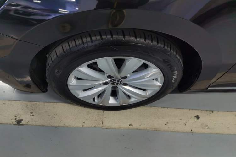 Used Volkswagen Passat 2020 Facelift 330TSI Elite Edition China VI Standard
