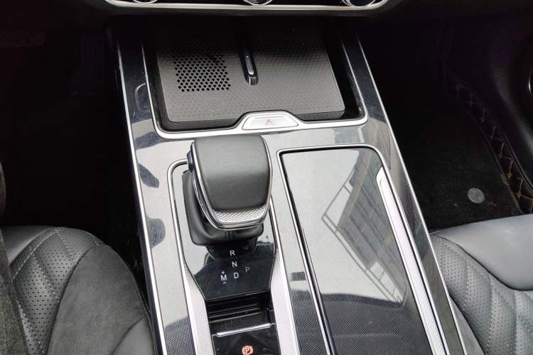 Used Hongqi HS5 2023 2.0T Qixiang Pro Edition
