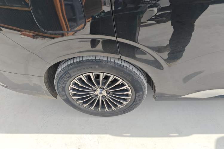 Used Denza D9 2022 DM-i 970 Four-Wheel Drive Flagship Model
