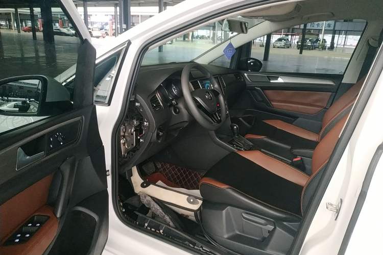 Used Volkswagen Golf Sportsvan 2018 1.6L Automatic Comfort Model
