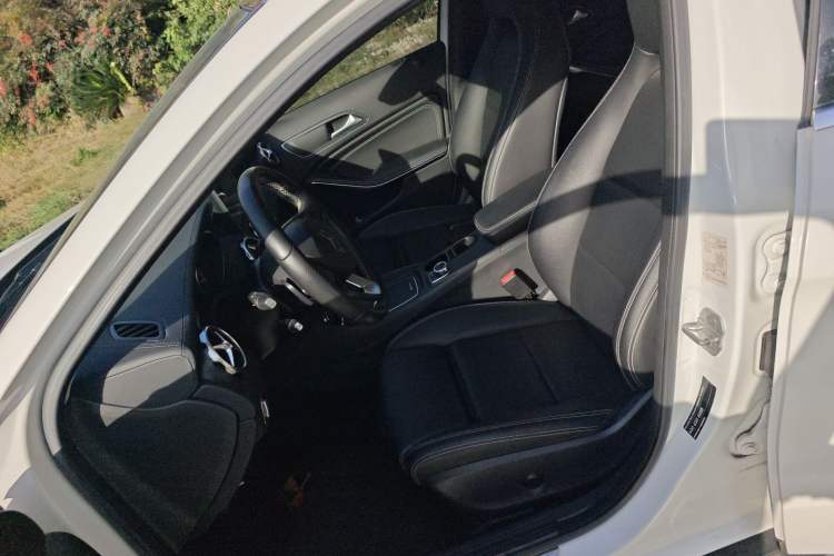 Used Mercedes-Benz GLA 2017 GLA 220 4MATIC Fashion Model