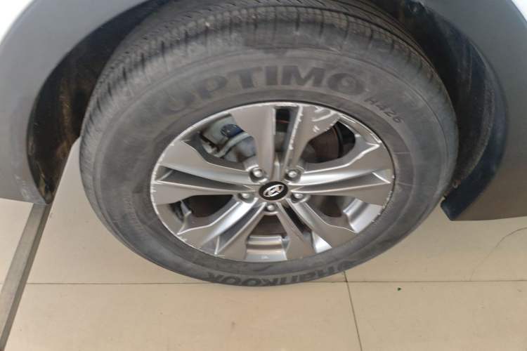 Used Hyundai Santa Fe 2015 2.0T Automatic Two-Wheel Drive Smart Version 5 Seats
