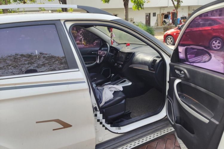 Used Changan CS35 2015 1.6L Automatic Luxury Model China IV Standard
