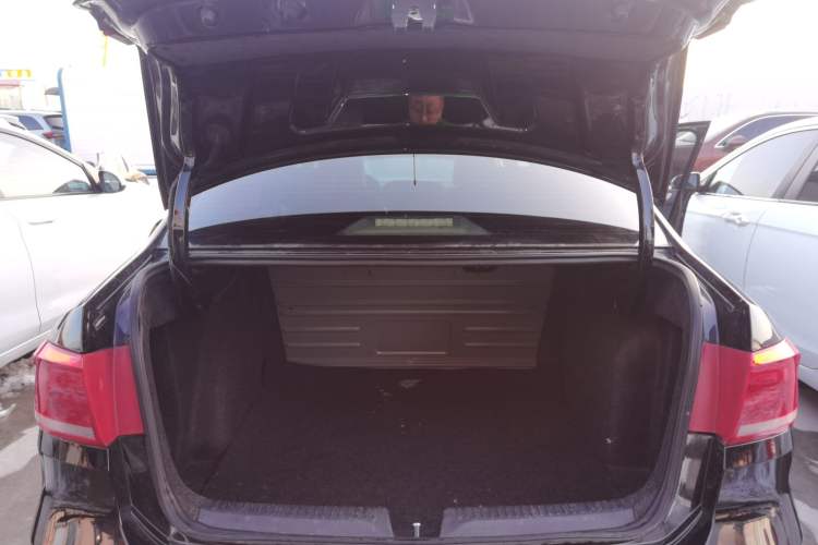 Used Volkswagen Santana 2015 1.6L Automatic Comfort Edition
