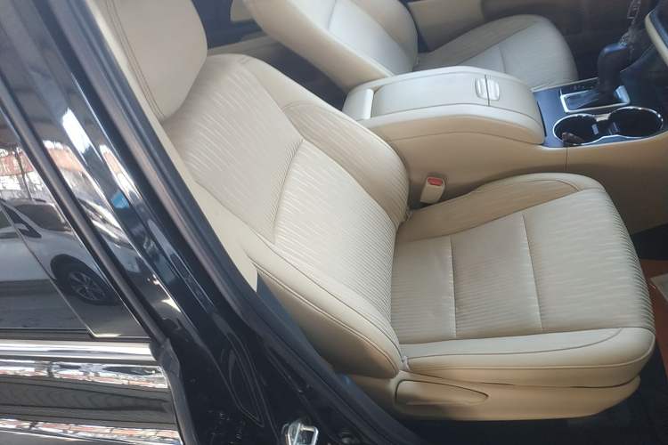 Used Toyota Highlander 2018 2.0T Two-Wheel Drive Elite Version 5 Seats China VI Standard