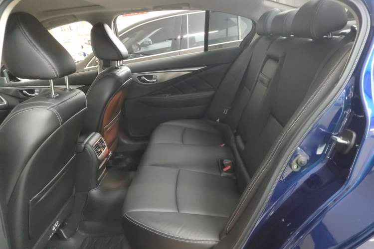 Used Infiniti Q50L 2018 2.0T Enjoyment Version China VI Standard
